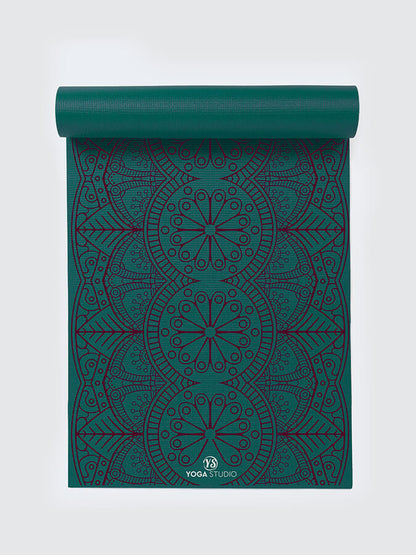 Alfombrilla de yoga adhesiva reversible de 6 mm diseñada por Yoga Studio