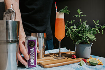 Paquete de antioxidantes | 20 latas | Frutos rojos, flor de saúco y limón, y melocotón y cúrcuma
