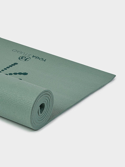Alfombrilla de yoga adhesiva reversible de 6 mm diseñada por Yoga Studio