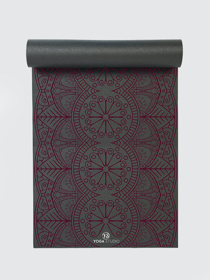 Alfombrilla de yoga adhesiva reversible de 6 mm diseñada por Yoga Studio