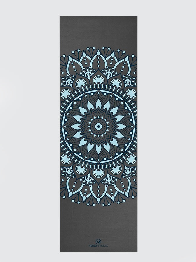 Alfombrilla de yoga adhesiva reversible de 6 mm diseñada por Yoga Studio