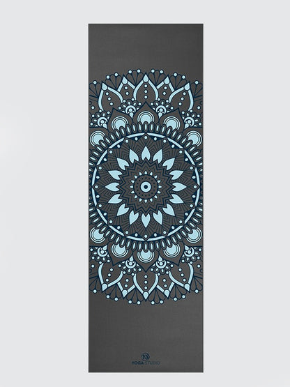 Alfombrilla de yoga adhesiva reversible de 6 mm diseñada por Yoga Studio
