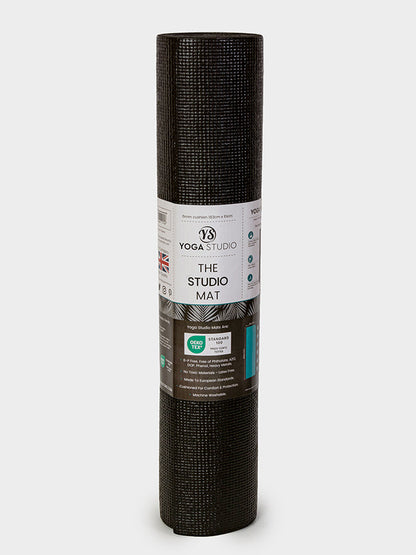 Alfombrilla de yoga adhesiva reversible de 6 mm diseñada por Yoga Studio