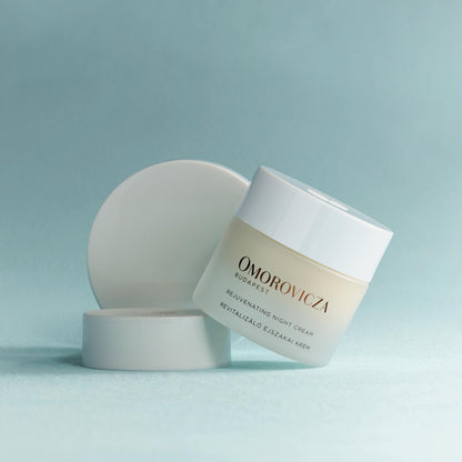 Omorovicza Rejuvenating Night Cream – Péptido de Avellana y Aceite de Ciruela y Almendra
