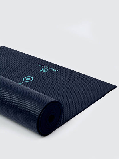 Alfombrilla de yoga adhesiva reversible de 6 mm diseñada por Yoga Studio