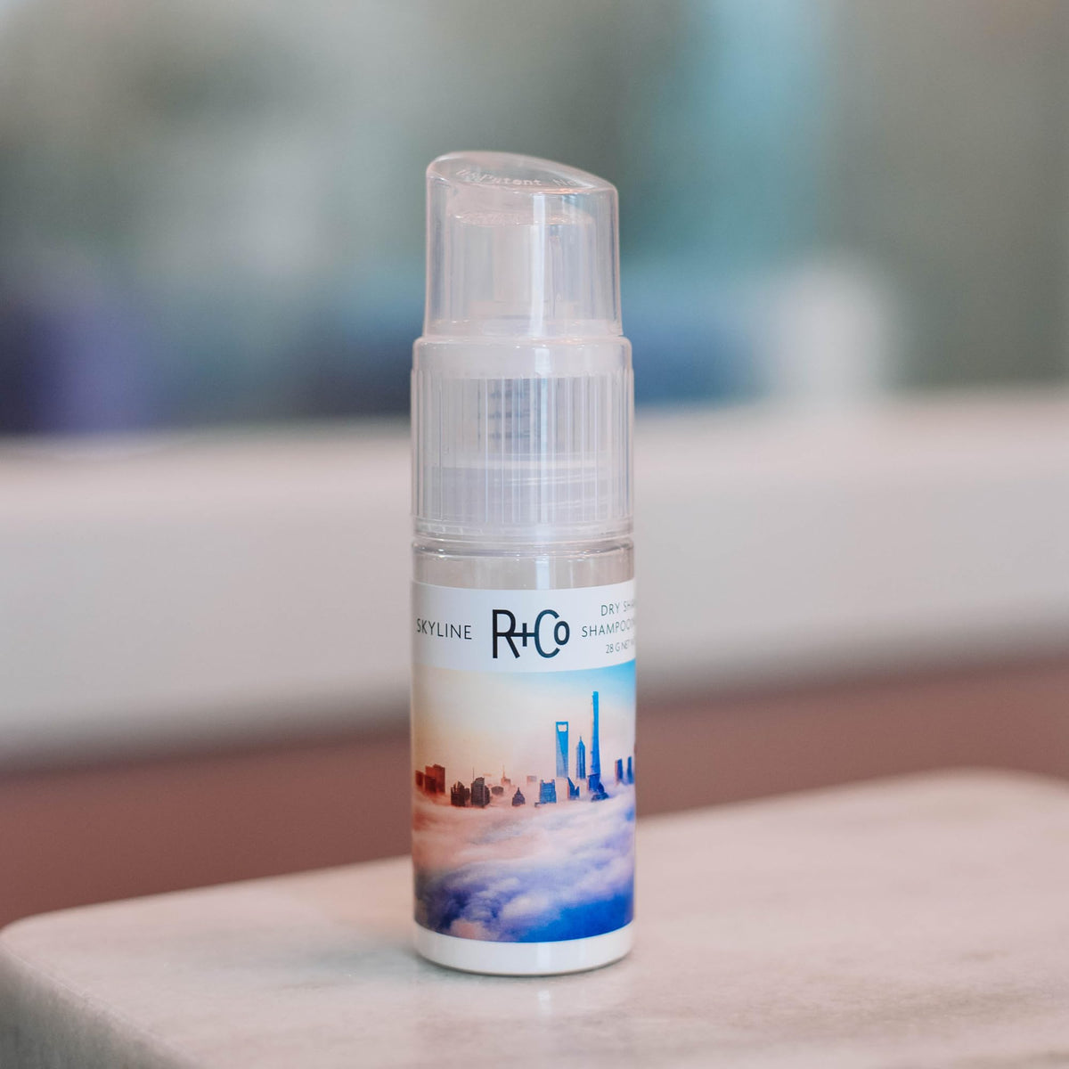 R+Co Skyline Champú Seco en Polvo — Aprobado por la TSA, 30 ml