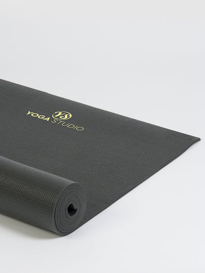 Alfombrilla de yoga adhesiva reversible de 6 mm diseñada por Yoga Studio